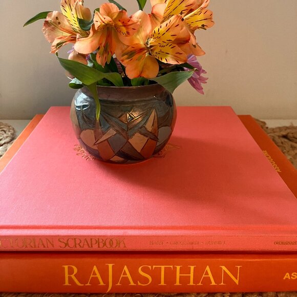 Vintage Little Brass Pot Embossed with Abstract Geometric Shapes - Picture 9 of 9